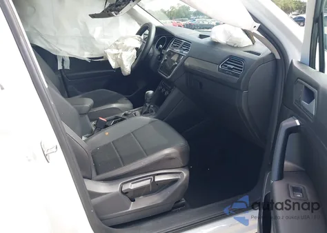 2020 Volkswagen Tiguan 2.0T Se/2.0T Se R-Line Black/2.0T Sel z USA, uszkodzony, nr VIN 3VV2B7AX6LM065218